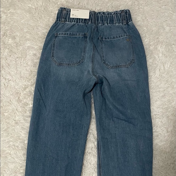 Blue Jean - Picture 3 of 5